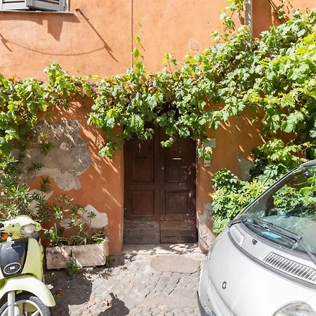 Daire Charming Design In Monti Roma